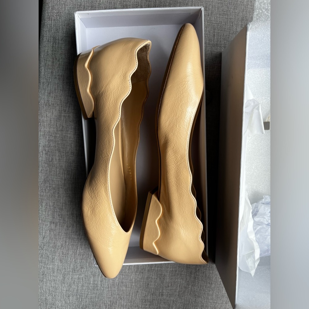 Chloe Tan flats size 37.5